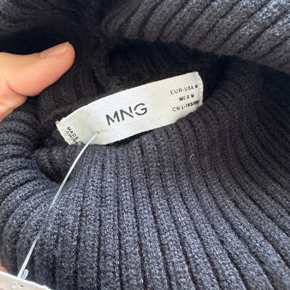 MNG Mango Ribbed Black Turtleneck Sweater Women’s Size M- NWT - Picture 4 of 4